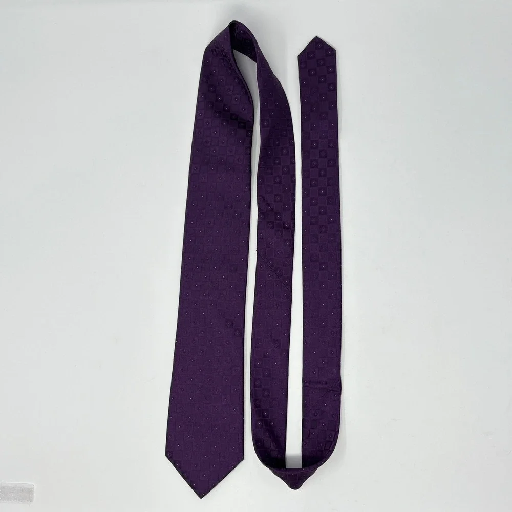 Calvin‎ Klein Men 100% Silk Geometric Pattern Purple Necktie